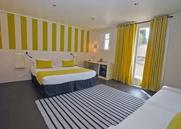 Hotel La Bastide Du Port - De Charme 4*