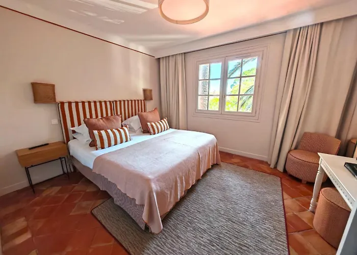 Hotel La Bastide Du Port - De Charme Saint-Tropez