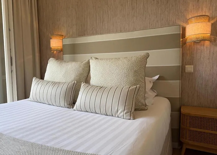Hotel La Bastide Du Port - De Charme 4*
