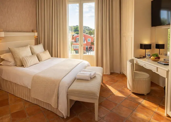 Hotel La Bastide Du Port - De Charme Saint-Tropez