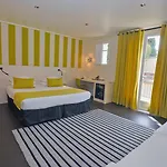 ホテル La Bastide Du Port - De Charme 4*