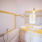 ホテル La Bastide Du Port - De Charme 4*