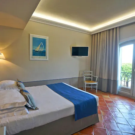 ホテル La Bastide Du Port - De Charme 4*