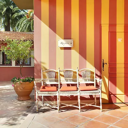 Hotell La Bastide Du Port - De Charme 4*