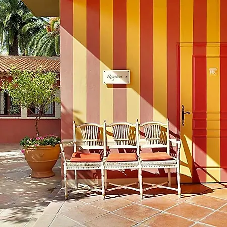 Hotel La Bastide Du Port - De Charme 4*