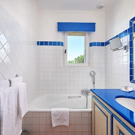Hotel La Bastide Du Port - De Charme Saint Tropez