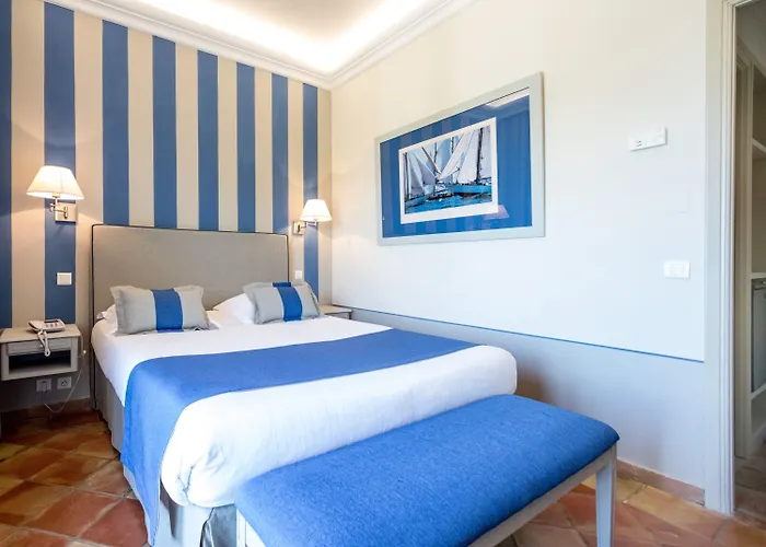 Hotell La Bastide Du Port - De Charme Saint-Tropez